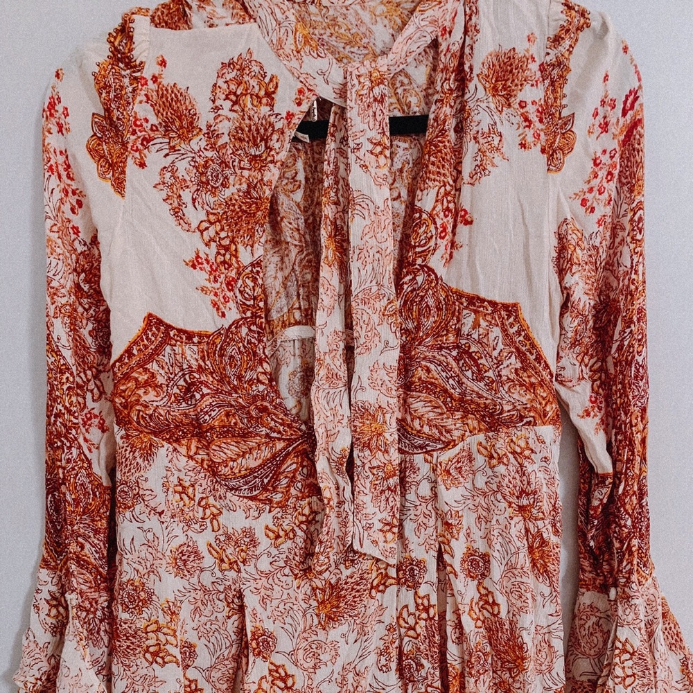 BLOUSE
